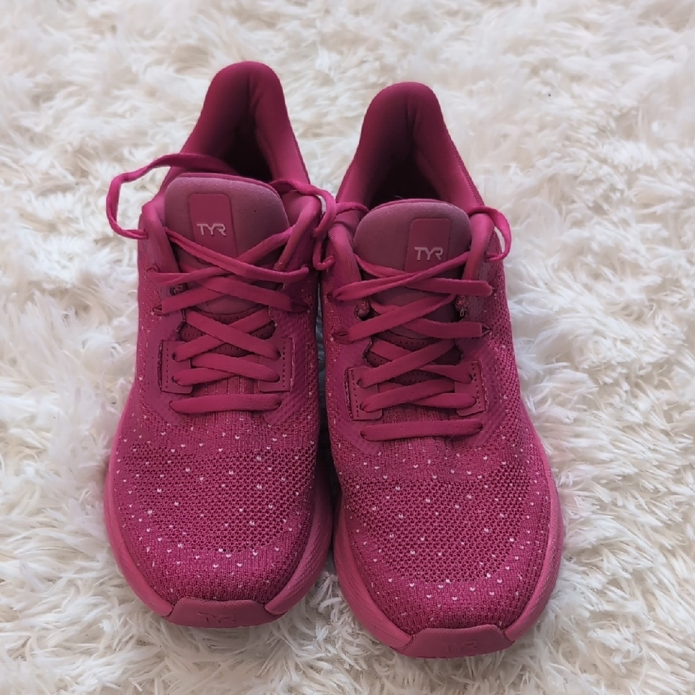 TYR Women's Vibrant Pink Athletic Shoes